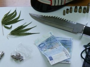 casamassima-deteneva-armi-droga-e-soldi-falsificati-in-manette-un-46enne-1444460134-media