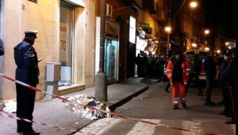 Frattamaggiore: Rapina a gioielleria, il titolare spara e uccide un malvivente originario di Caivano