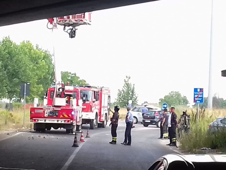 Cadute di calcinacci dal ponte dell'autostrada che collega alla TAV