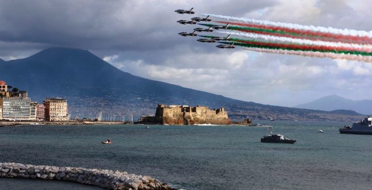 Giro d’Italia delle Frecce Tricolori, oggi il passaggio a Napoli