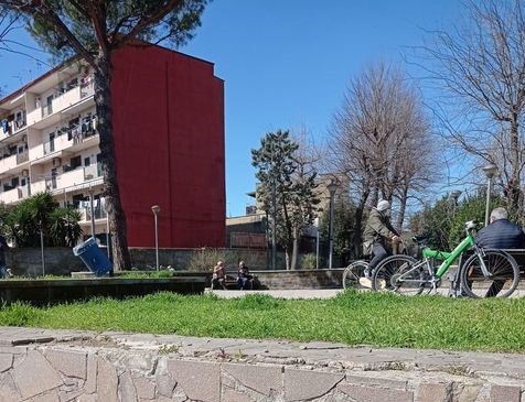 Assembramenti per strada. Continuano le sanzioni anti-Covid