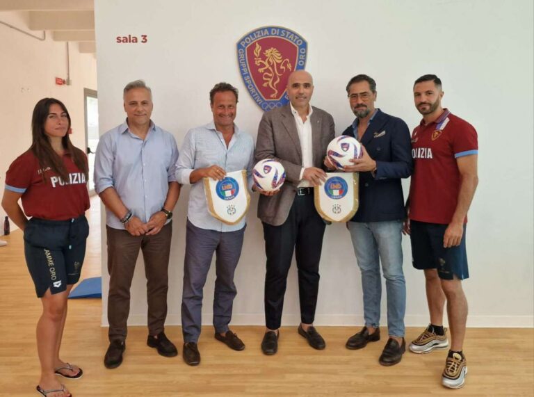 Il presidente FIGC Zigarelli in visita al centro sportivo “Pino Daniele”