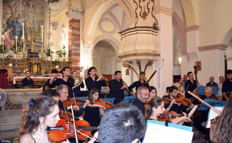 L’EVENTO. Caivano, “Note di legalità e di Responsabilità”: meraviglioso concerto della Nuova Orchestra Scarlatti, promosso dalla Commissione Straordinaria