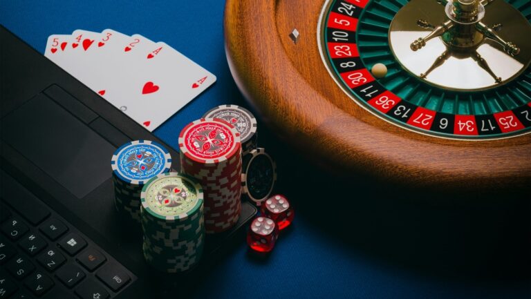 Presente, passato e futuro dei casinò online e delle slot digitali